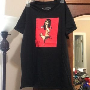 Aaliyah tee size Small/Medium
